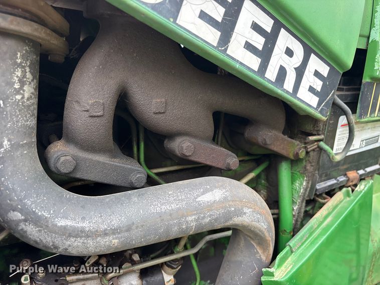 image for item ET0003 1988 John Deere 2155 tractor