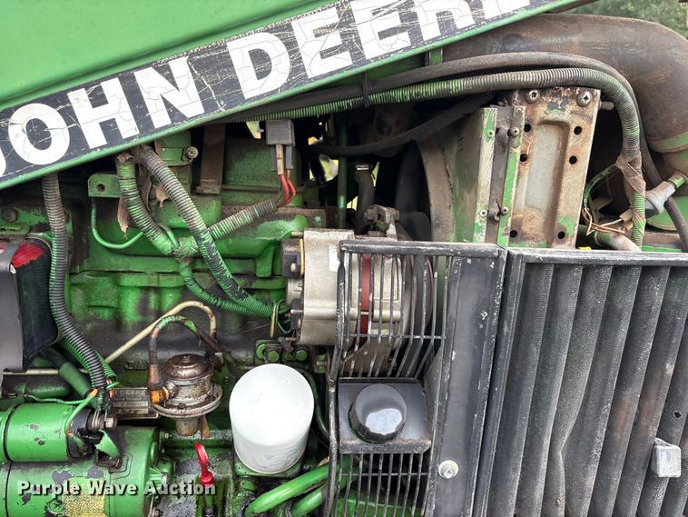 image for item ET0003 1988 John Deere 2155 tractor