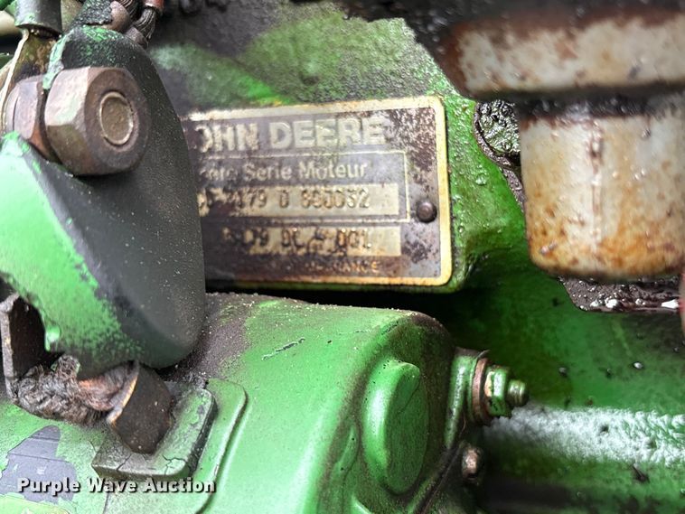 image for item ET0003 1988 John Deere 2155 tractor