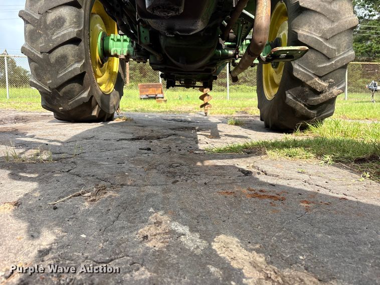 image for item ET0003 1988 John Deere 2155 tractor