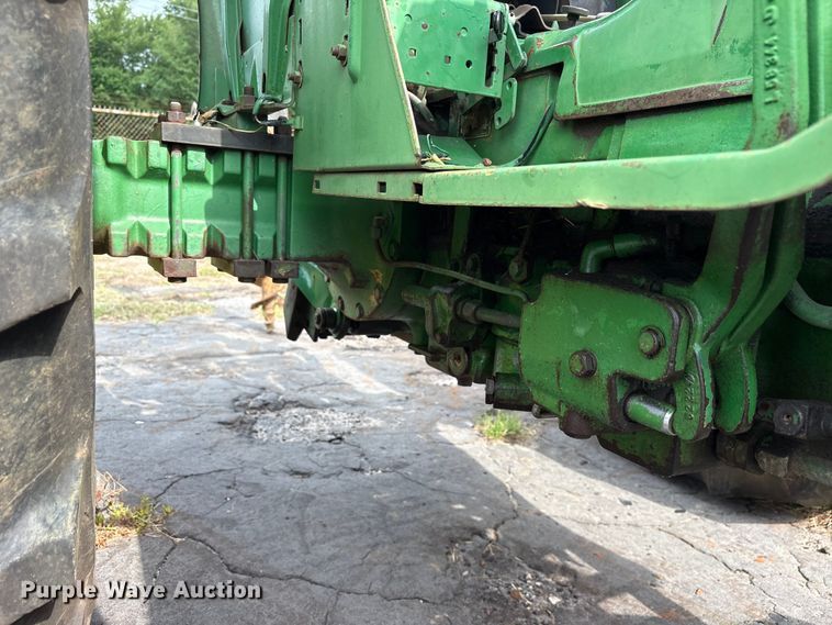 image for item ET0003 1988 John Deere 2155 tractor