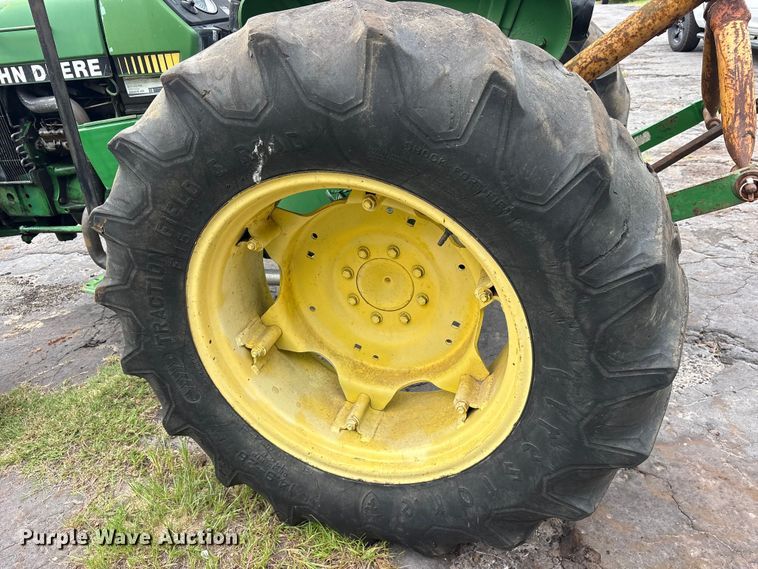 image for item ET0003 1988 John Deere 2155 tractor