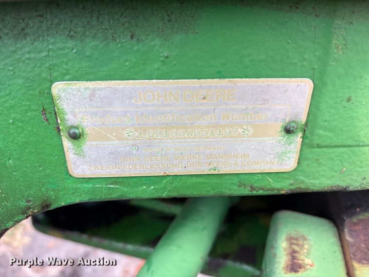image for item ET0003 1988 John Deere 2155 tractor