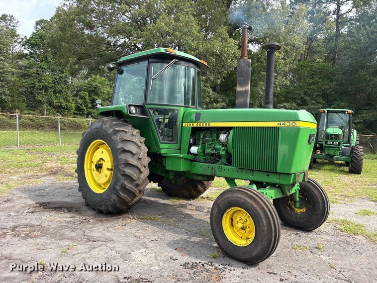image for item ET0004 1975 John Deere 4430 tractor