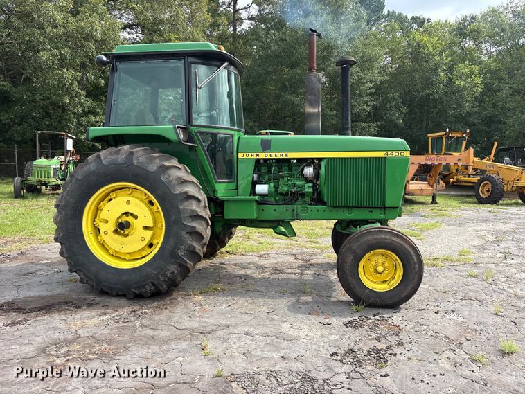 image for item ET0004 1975 John Deere 4430 tractor