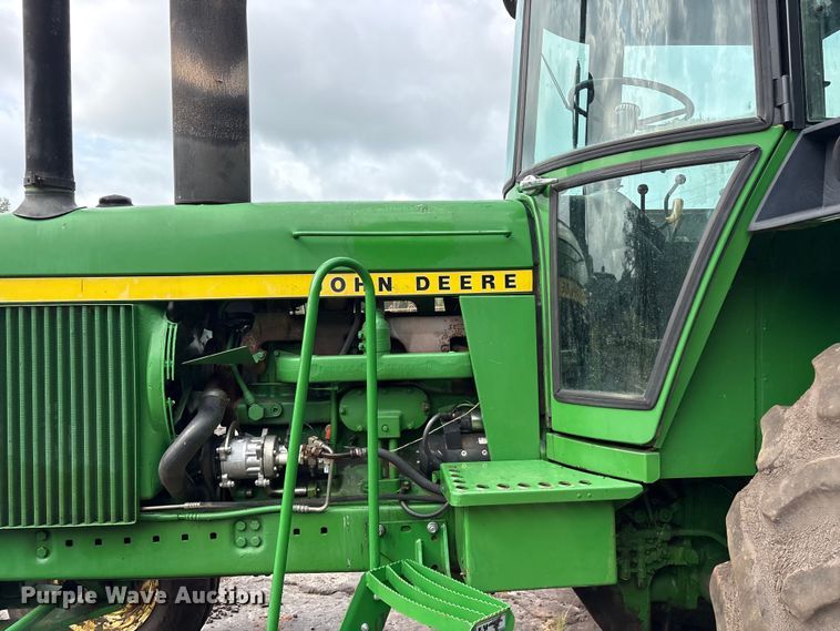 image for item ET0004 1975 John Deere 4430 tractor