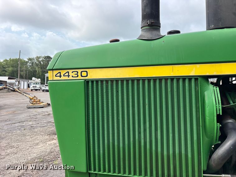 image for item ET0004 1975 John Deere 4430 tractor