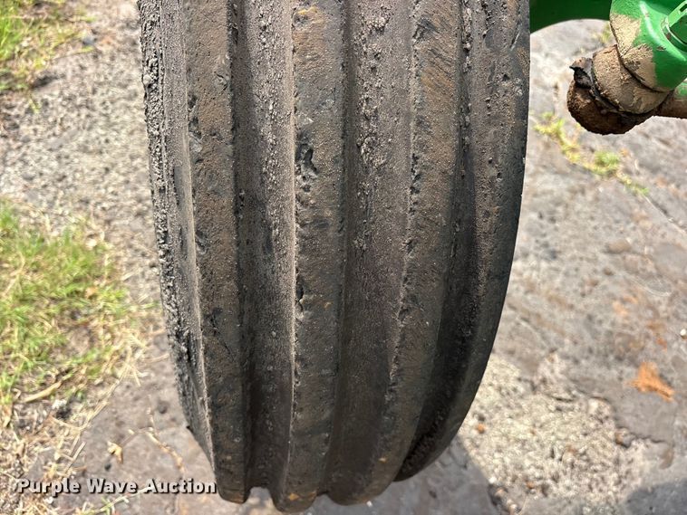 image for item ET0004 1975 John Deere 4430 tractor
