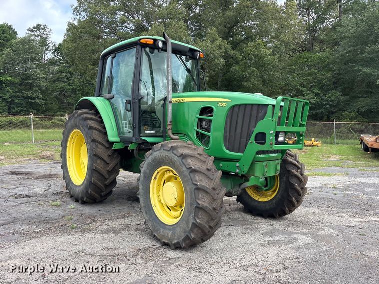 image for item ET0005 2011 John Deere 7130 MFWD tractor