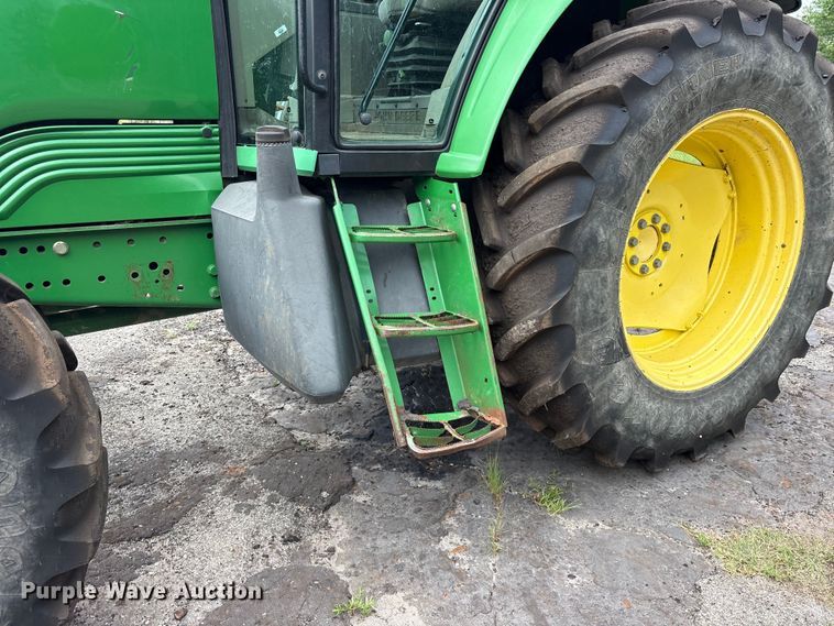 image for item ET0005 2011 John Deere 7130 MFWD tractor