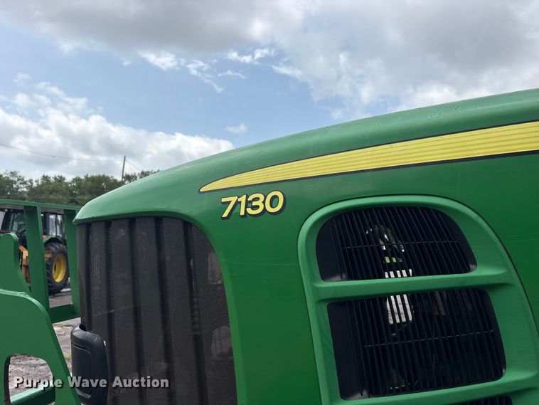 image for item ET0005 2011 John Deere 7130 MFWD tractor