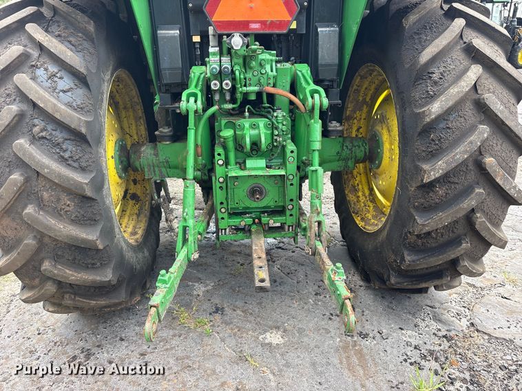 image for item ET0005 2011 John Deere 7130 MFWD tractor