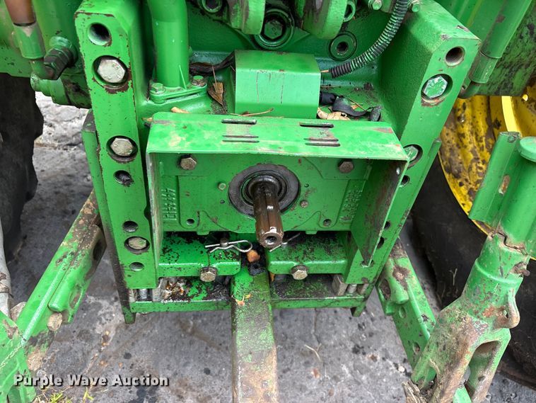 image for item ET0005 2011 John Deere 7130 MFWD tractor