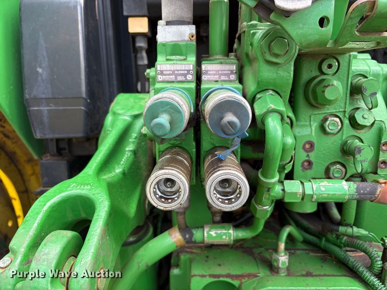 image for item ET0005 2011 John Deere 7130 MFWD tractor