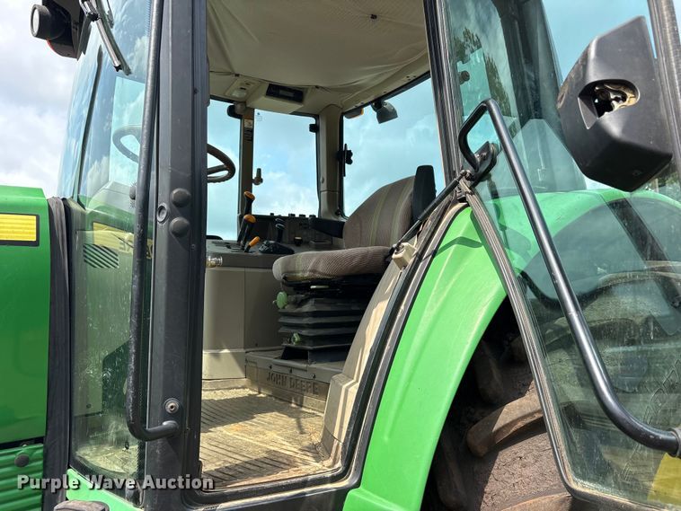 image for item ET0005 2011 John Deere 7130 MFWD tractor