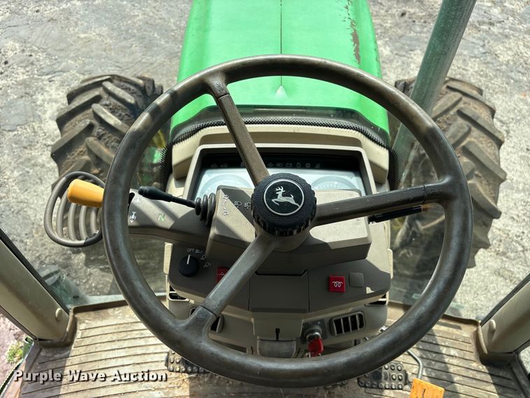 image for item ET0005 2011 John Deere 7130 MFWD tractor
