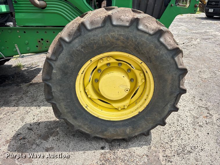 image for item ET0005 2011 John Deere 7130 MFWD tractor