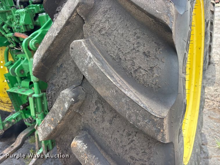 image for item ET0005 2011 John Deere 7130 MFWD tractor