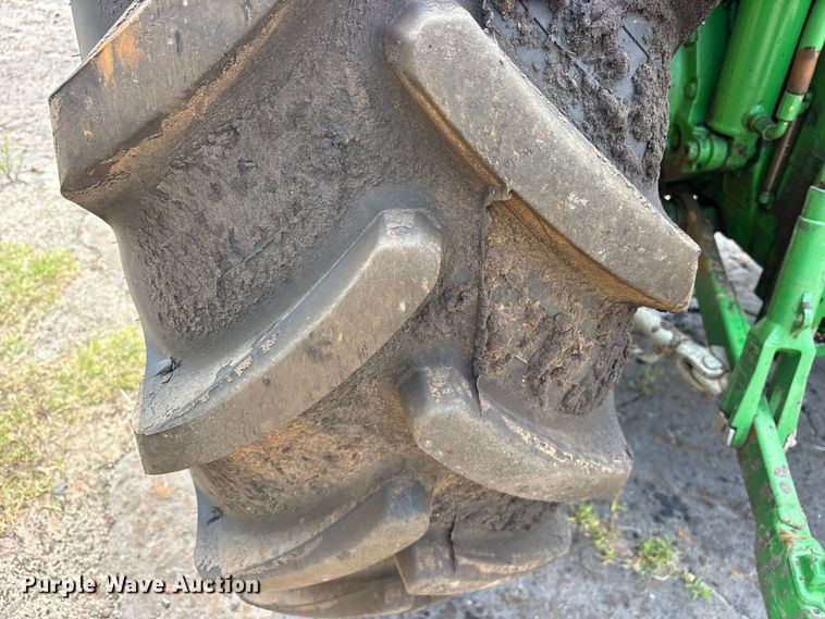 image for item ET0005 2011 John Deere 7130 MFWD tractor