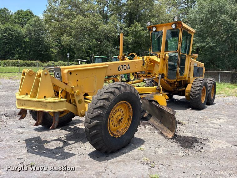 image for item ET0007 1981 John Deere 670A motor grader
