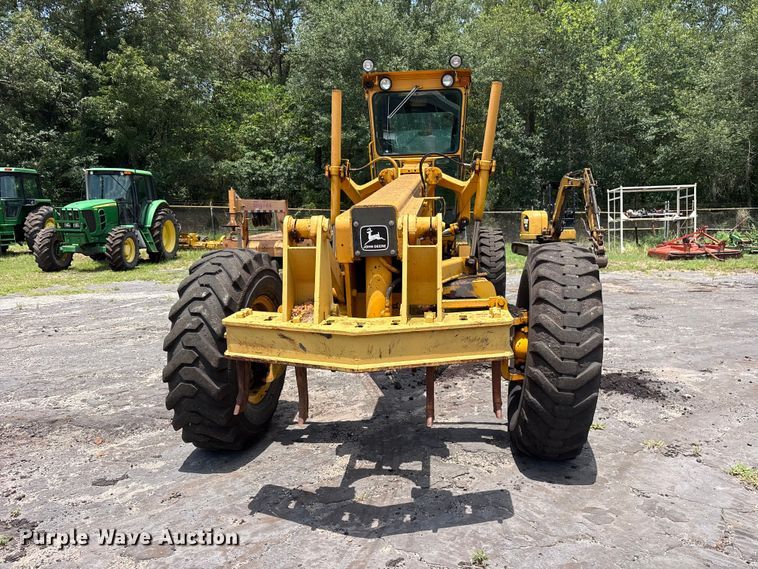 image for item ET0007 1981 John Deere 670A motor grader