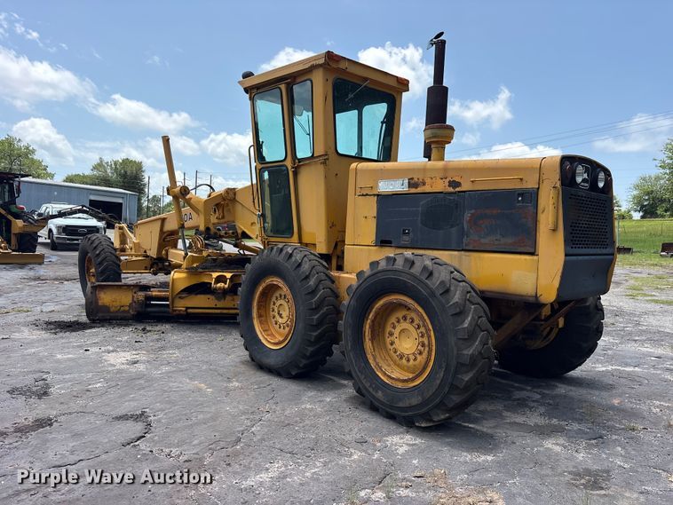 image for item ET0007 1981 John Deere 670A motor grader