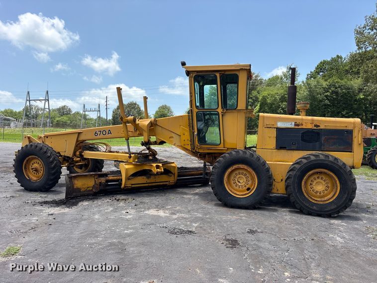 image for item ET0007 1981 John Deere 670A motor grader