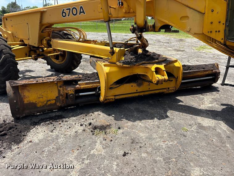 image for item ET0007 1981 John Deere 670A motor grader