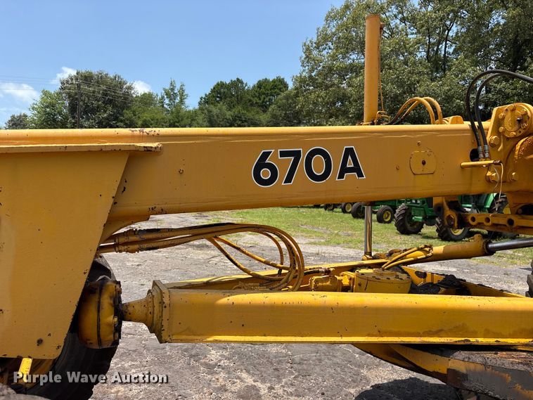 image for item ET0007 1981 John Deere 670A motor grader