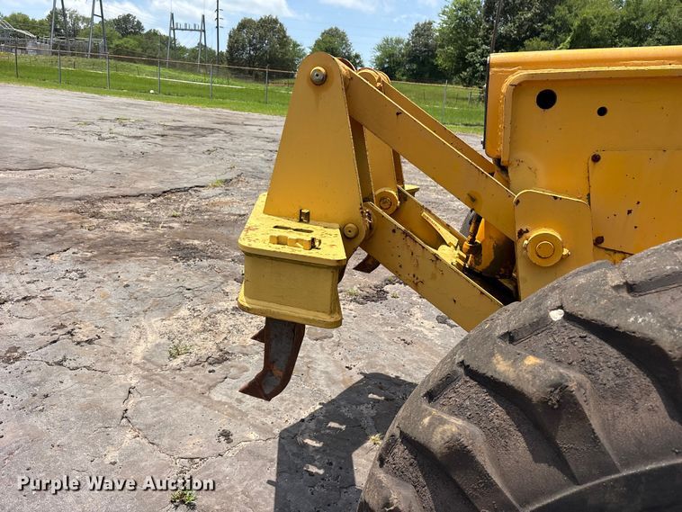 image for item ET0007 1981 John Deere 670A motor grader