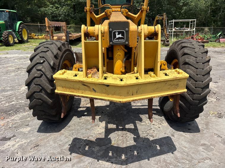 image for item ET0007 1981 John Deere 670A motor grader
