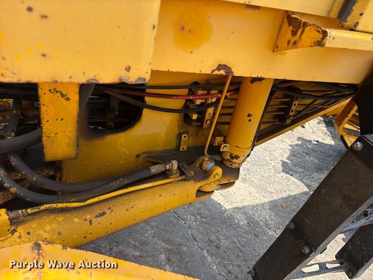 image for item ET0007 1981 John Deere 670A motor grader