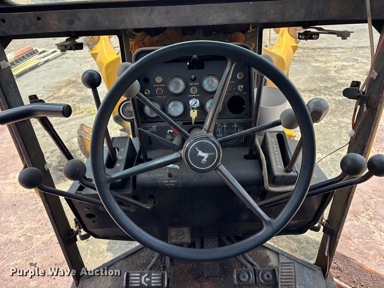 image for item ET0007 1981 John Deere 670A motor grader