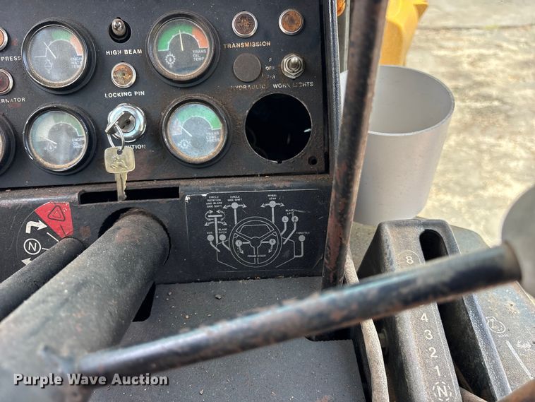 image for item ET0007 1981 John Deere 670A motor grader