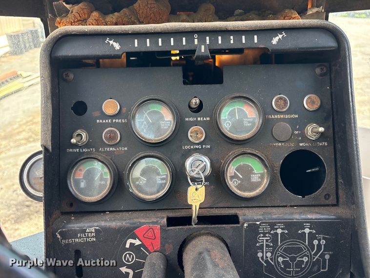 image for item ET0007 1981 John Deere 670A motor grader