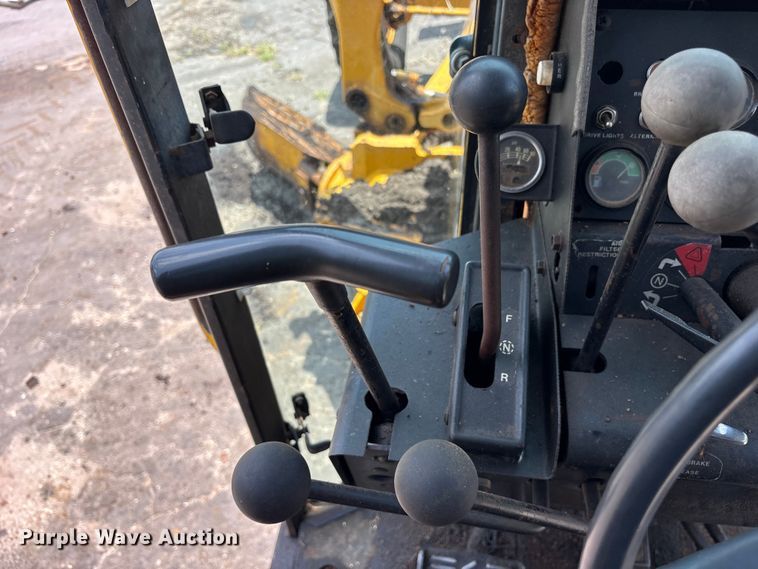 image for item ET0007 1981 John Deere 670A motor grader