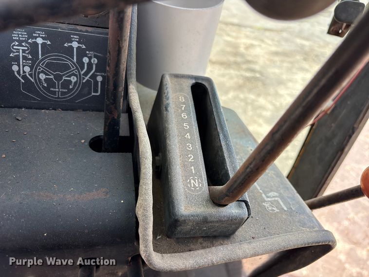 image for item ET0007 1981 John Deere 670A motor grader