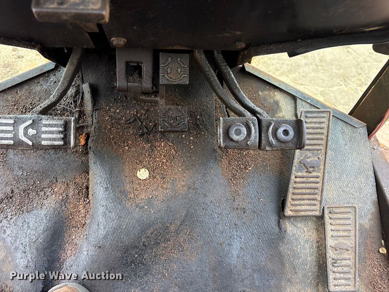 image for item ET0007 1981 John Deere 670A motor grader