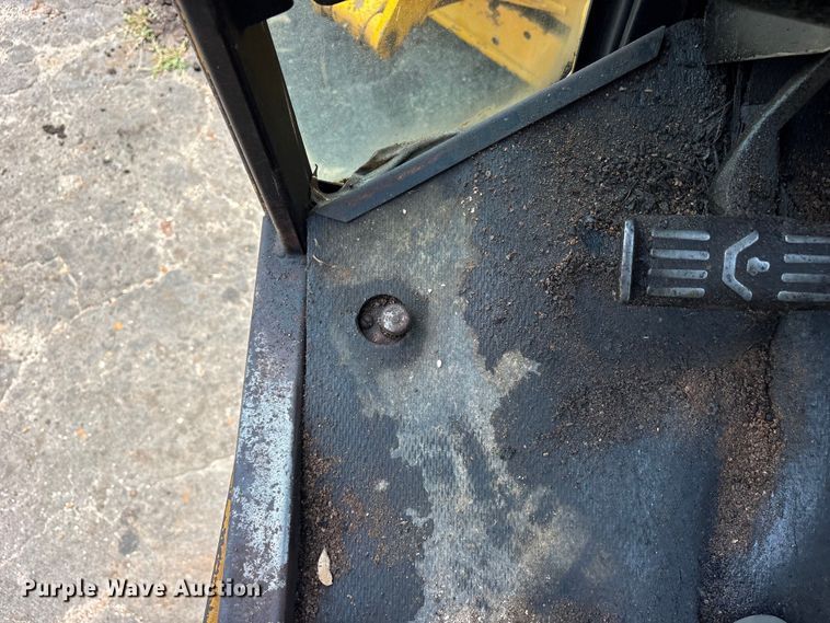 image for item ET0007 1981 John Deere 670A motor grader