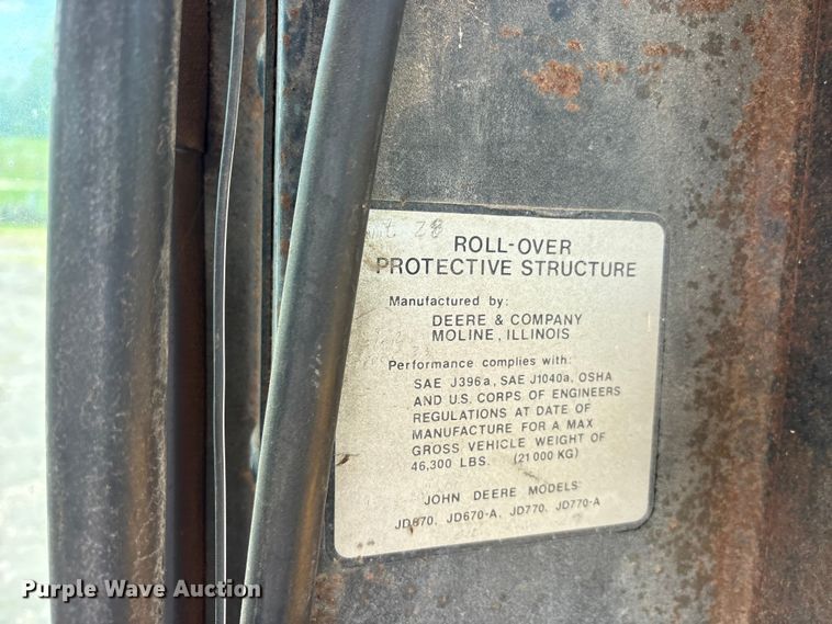 image for item ET0007 1981 John Deere 670A motor grader