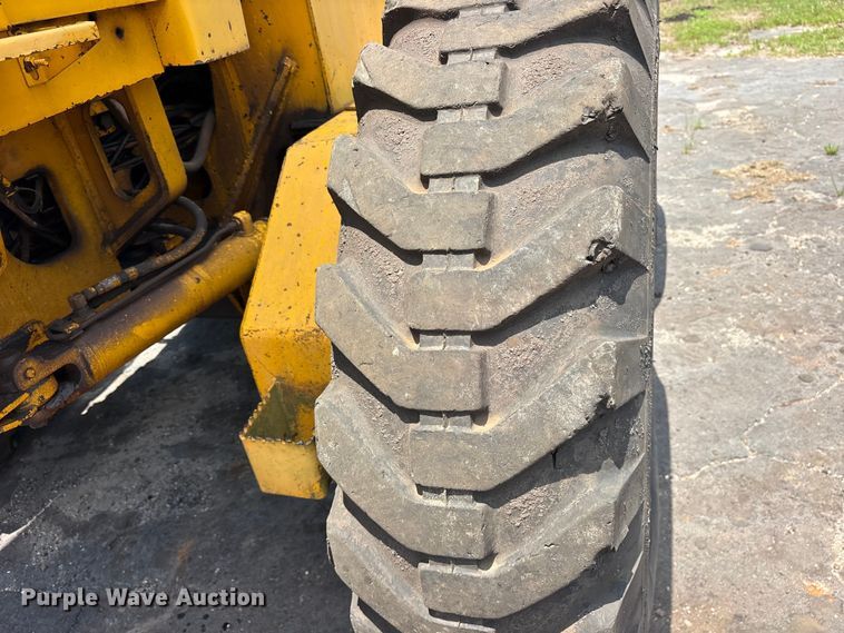 image for item ET0007 1981 John Deere 670A motor grader