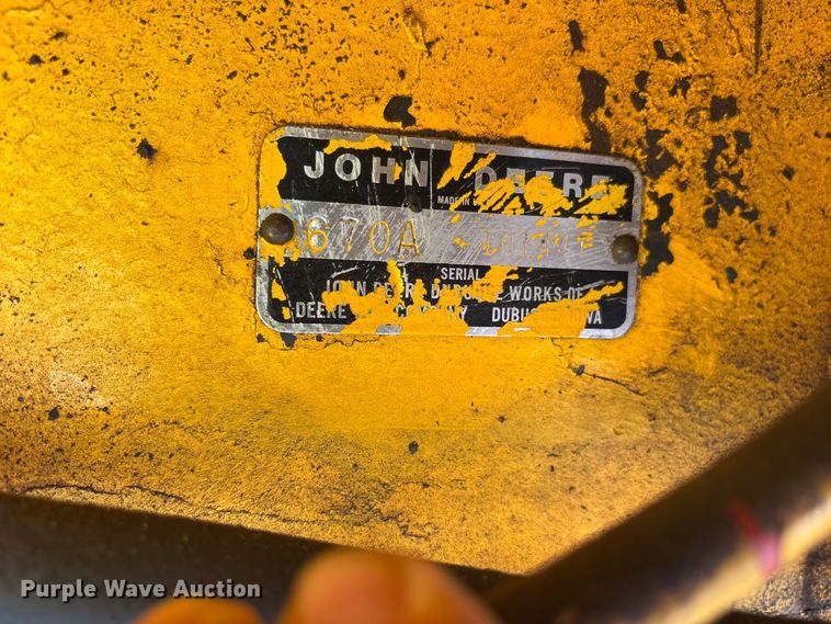 image for item ET0007 1981 John Deere 670A motor grader