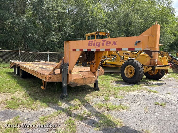 image for item ET0008 2009 Big Tex 3XGN-20+5 equipment trailer