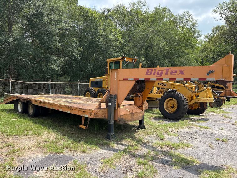 image for item ET0008 2009 Big Tex 3XGN-20+5 equipment trailer