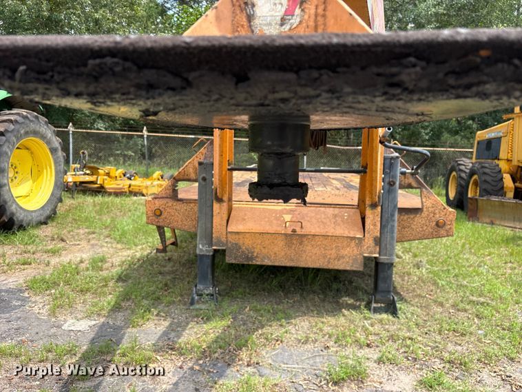 image for item ET0008 2009 Big Tex 3XGN-20+5 equipment trailer