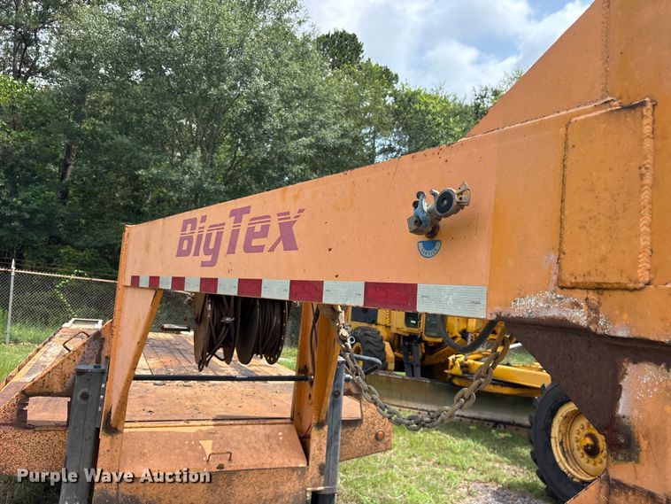 image for item ET0008 2009 Big Tex 3XGN-20+5 equipment trailer