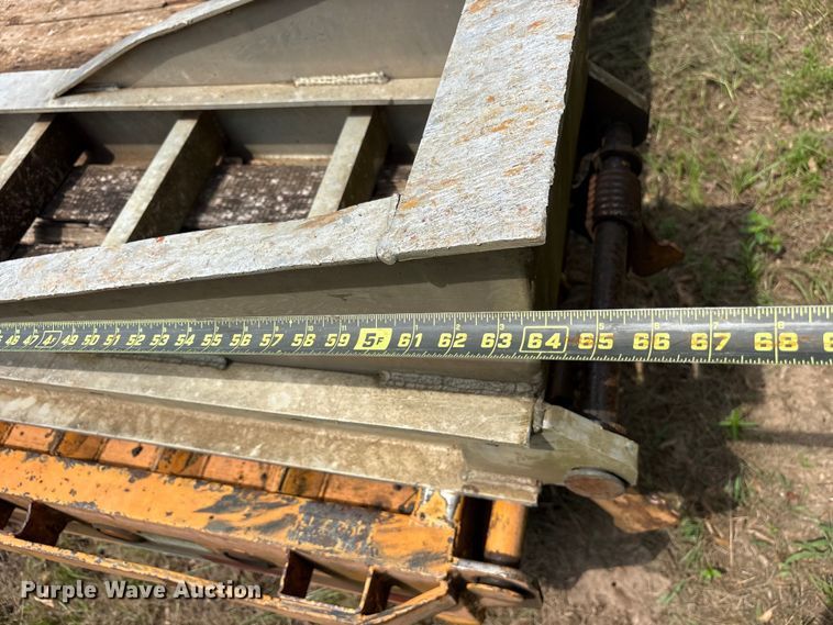 image for item ET0008 2009 Big Tex 3XGN-20+5 equipment trailer