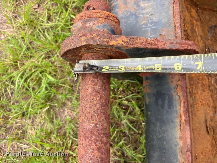 image for item ET0015 Caterpillar backhoe bucket