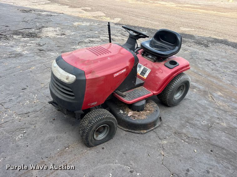 image for item ET0018 2012 Craftsman LT2000 lawn mower