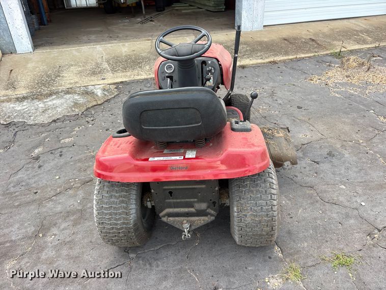 image for item ET0018 2012 Craftsman LT2000 lawn mower